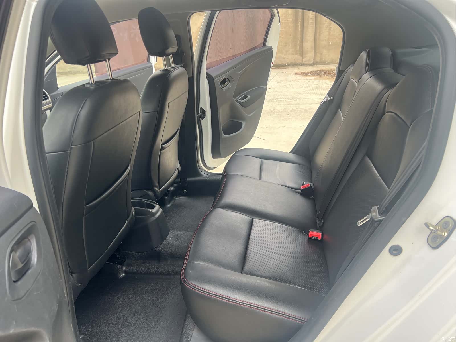 Peugeot 301, 2017 7