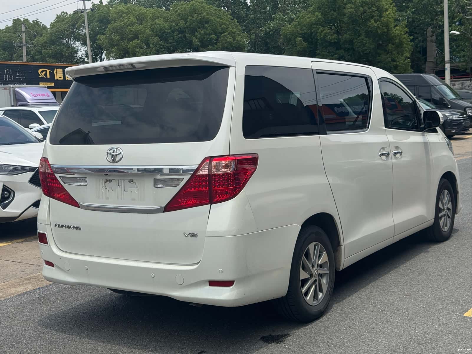 Toyota Alphard, 2015 6