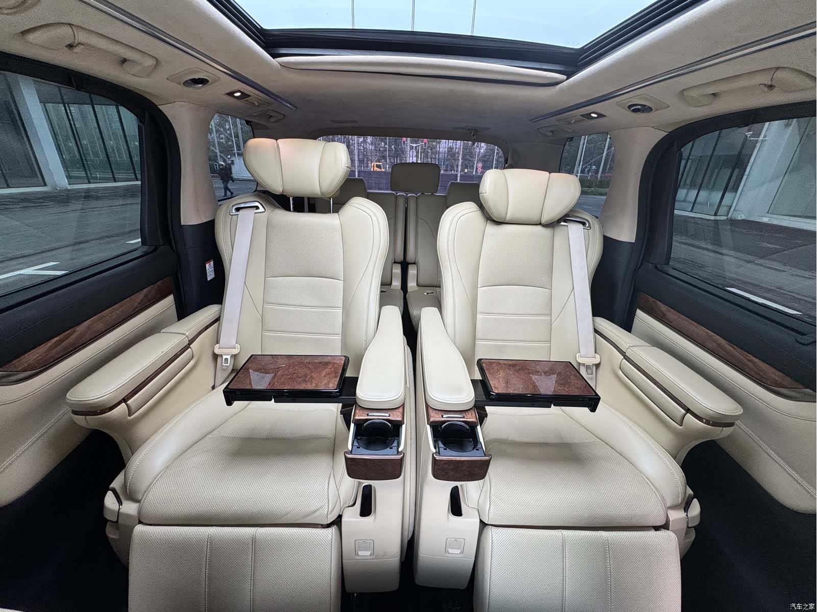 Toyota Alphard, 2015 12