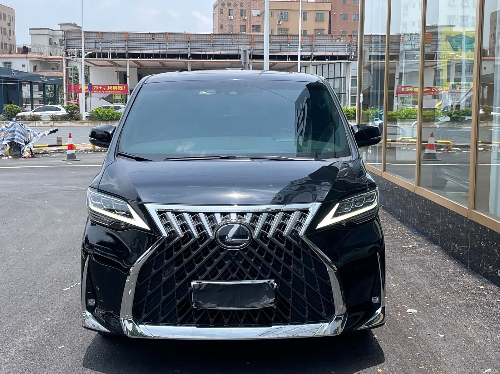 Lexus LM, 2023 2