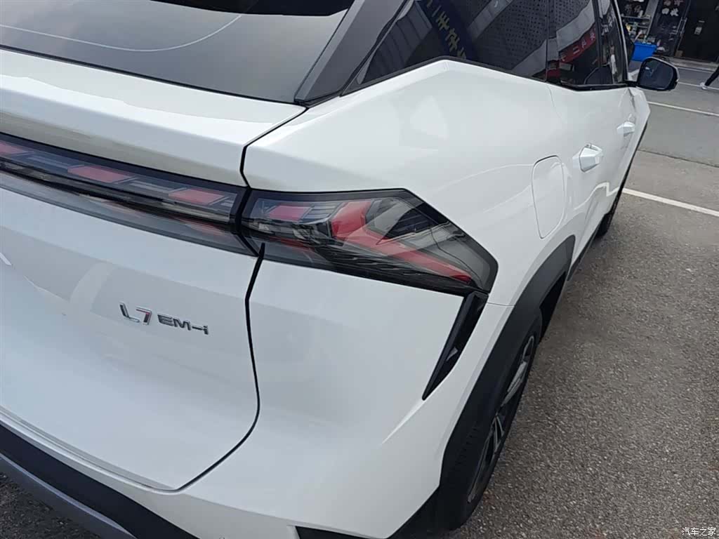Geely Galaxy L7, 2025 8