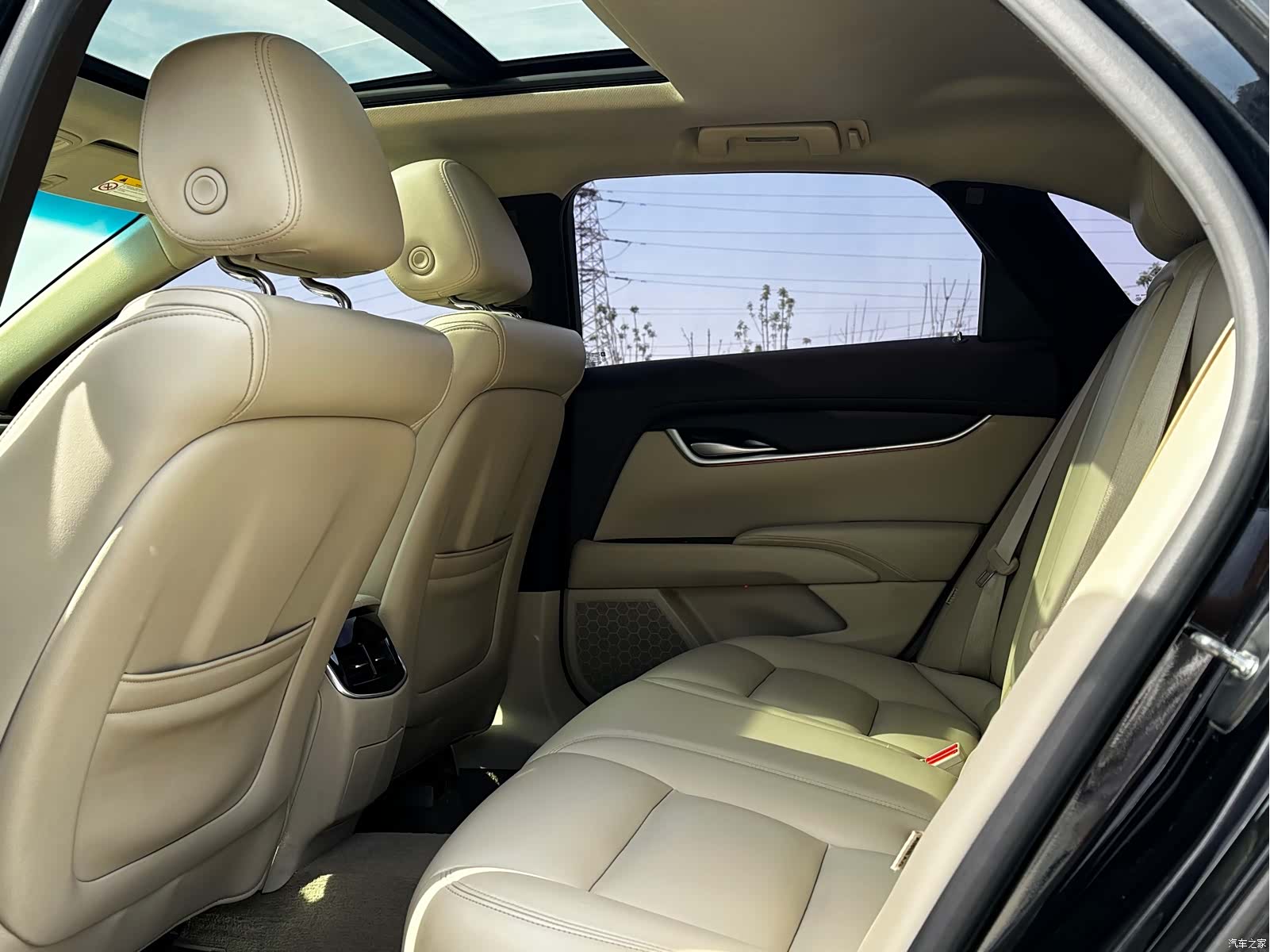 Cadillac XTS, 2017 16