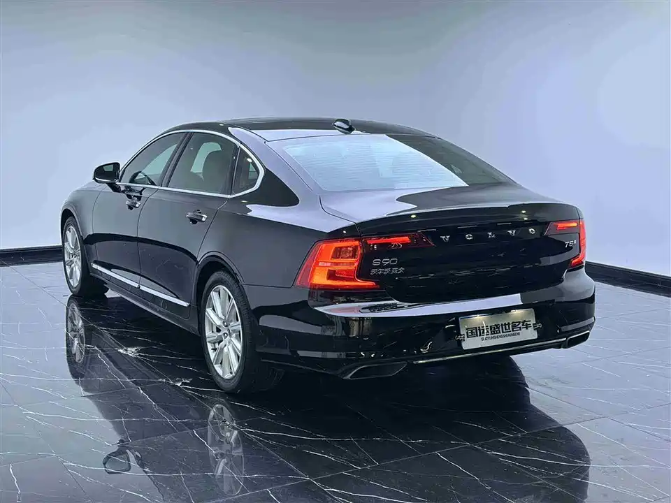 Volvo S90