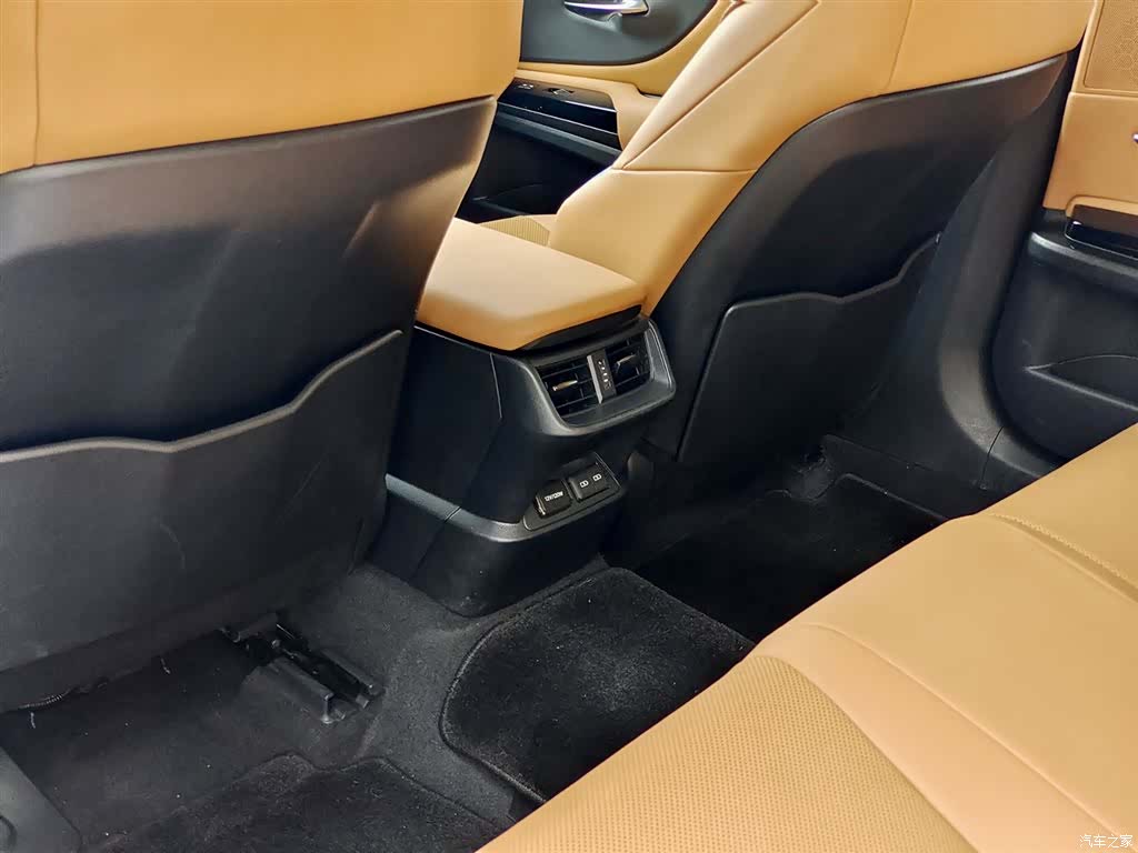 Lexus ES, 2022 10