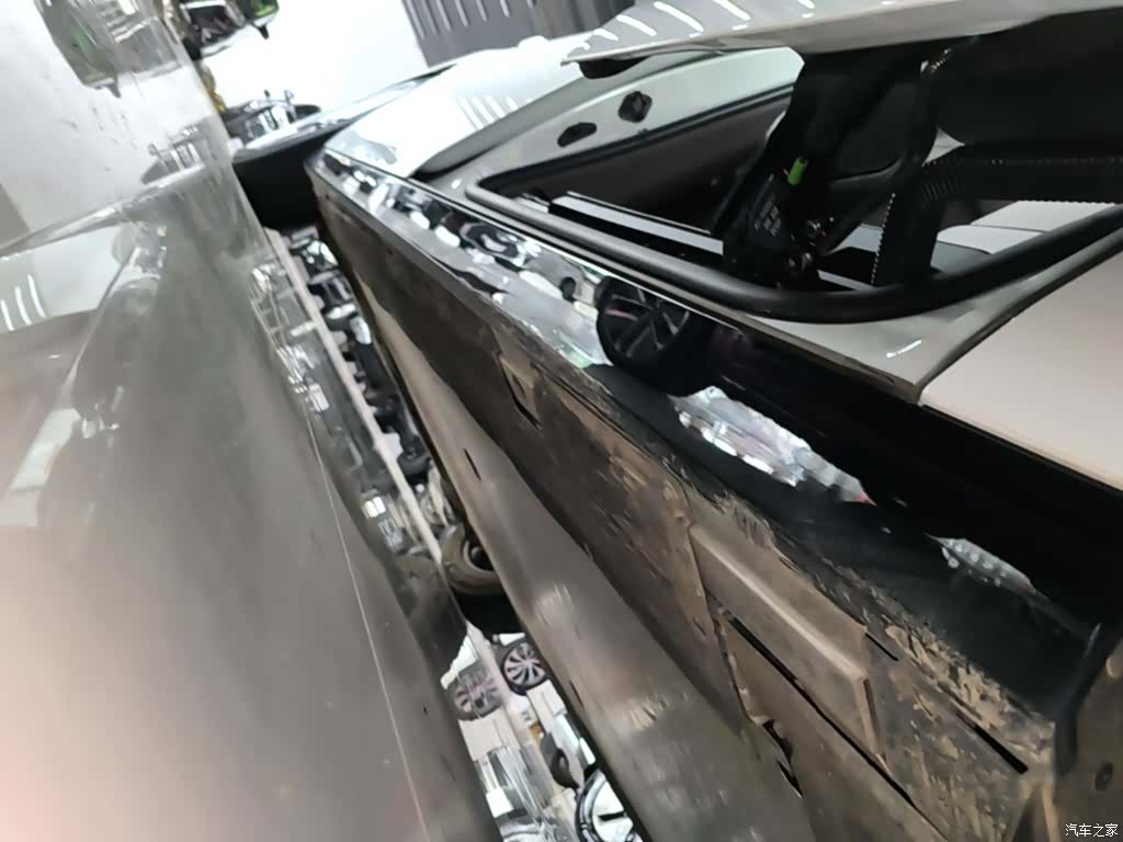 Li Auto MEGA, 2024 22