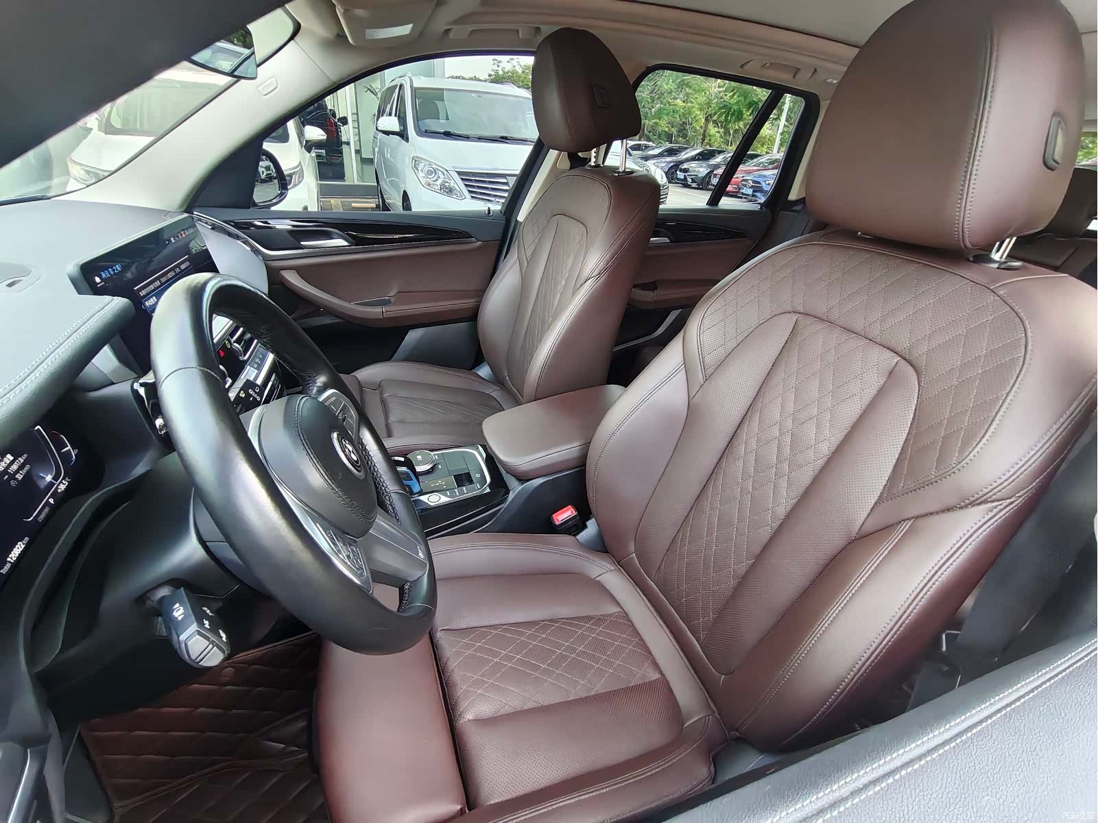 BMW iX3, 2023 9