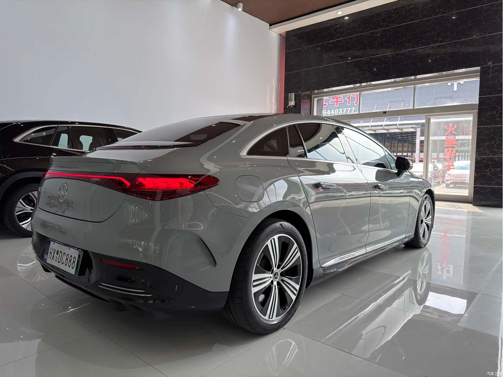 Mercedes-Benz EQE, 2023 14