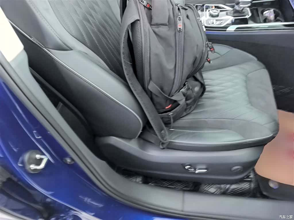Hongqi HS5, 2023 25