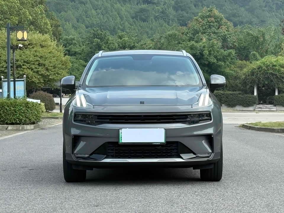 Lynk & Co 06 EM-P