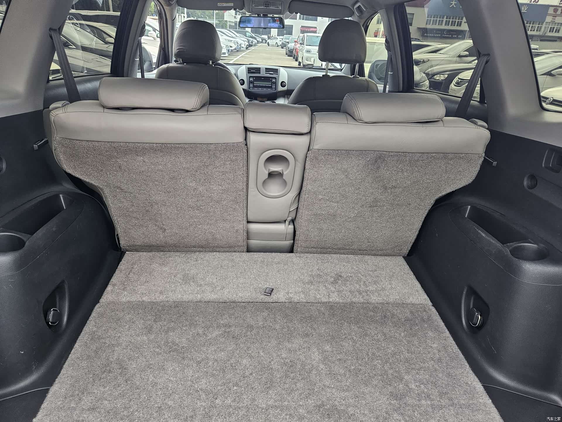 Toyota RAV4, 2011 15