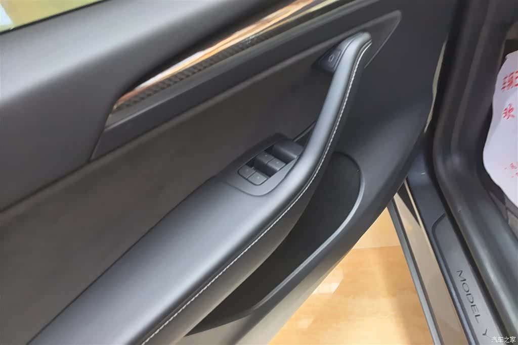 Tesla Model Y, 2024 7