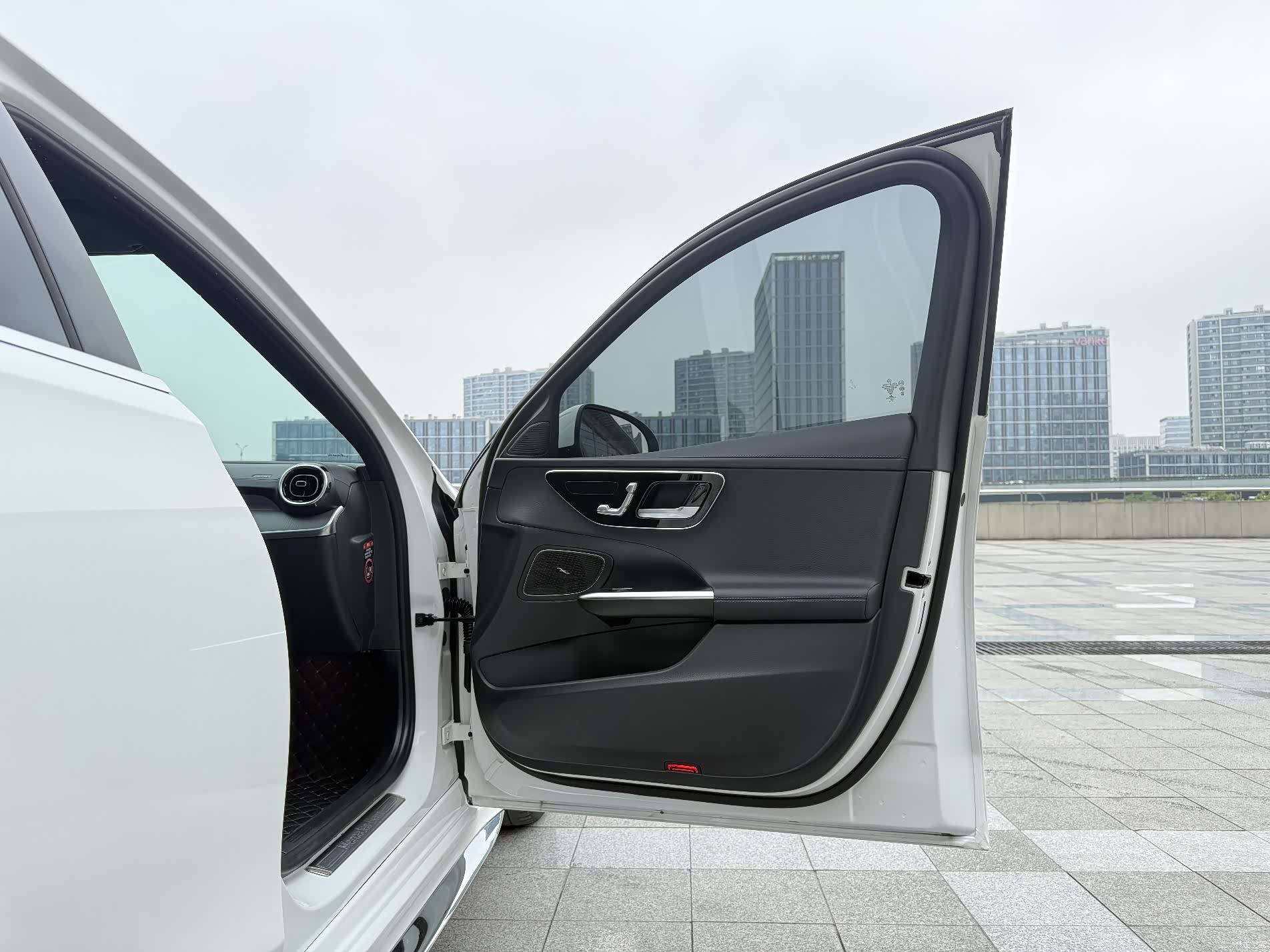 Mercedes-Benz C-Class, 2022 4
