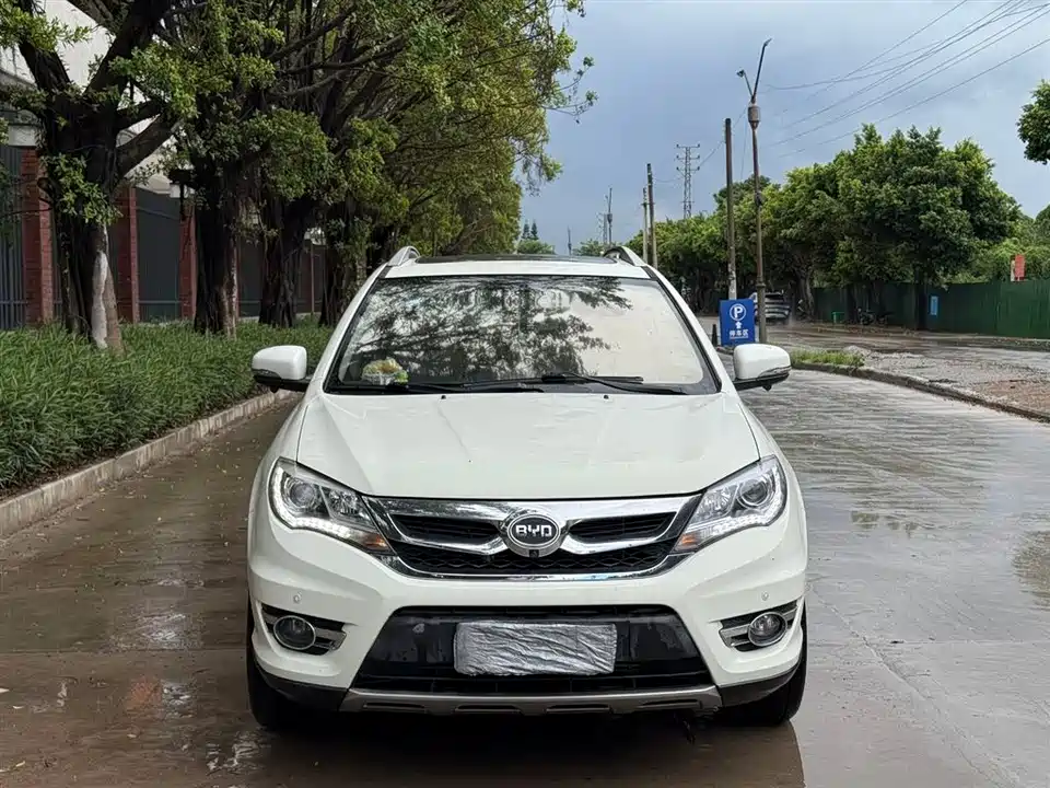BYD S7