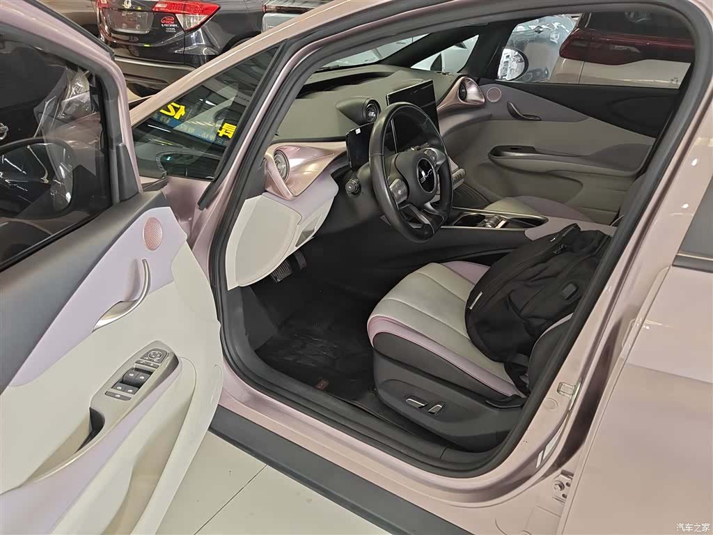 BYD Dolphin, 2023 16