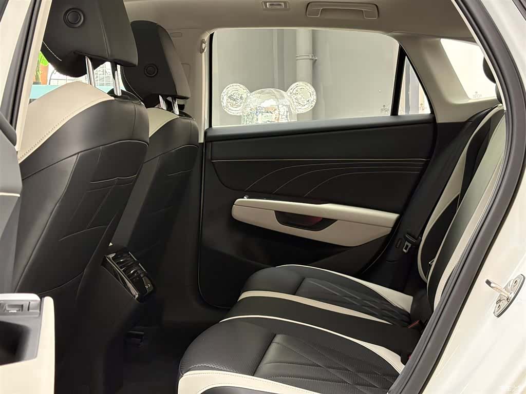 Volkswagen Sagitar, 2026 9