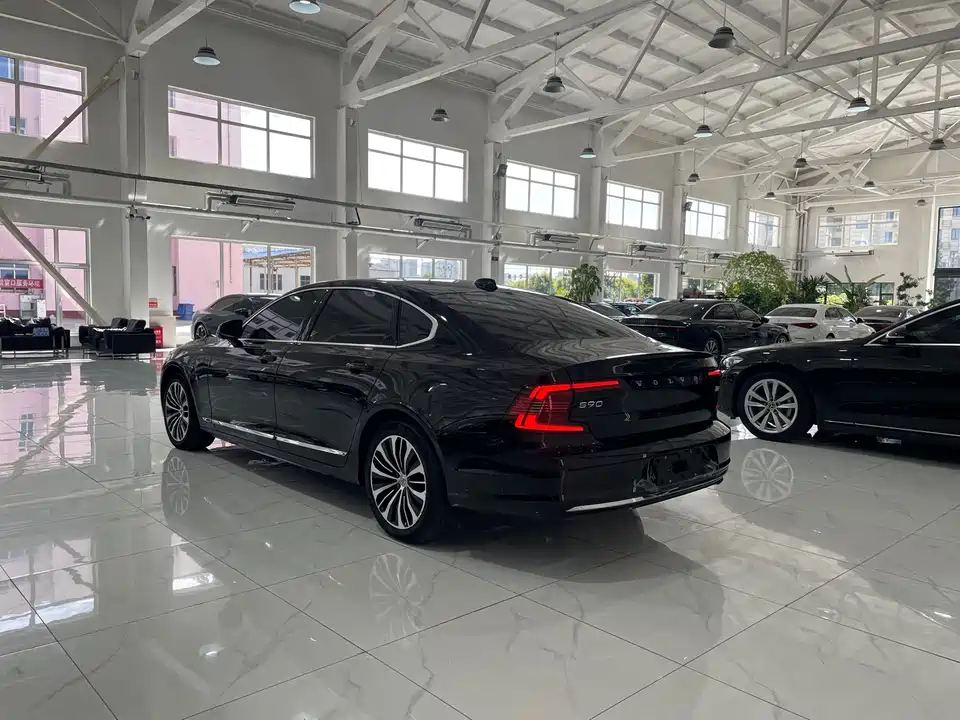 Volvo S90