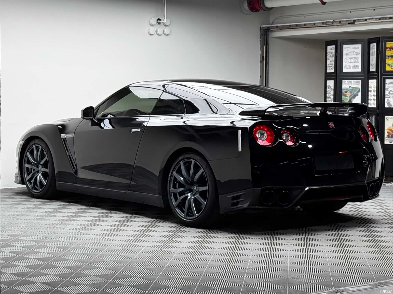 Nissan GT-R, 2014 6