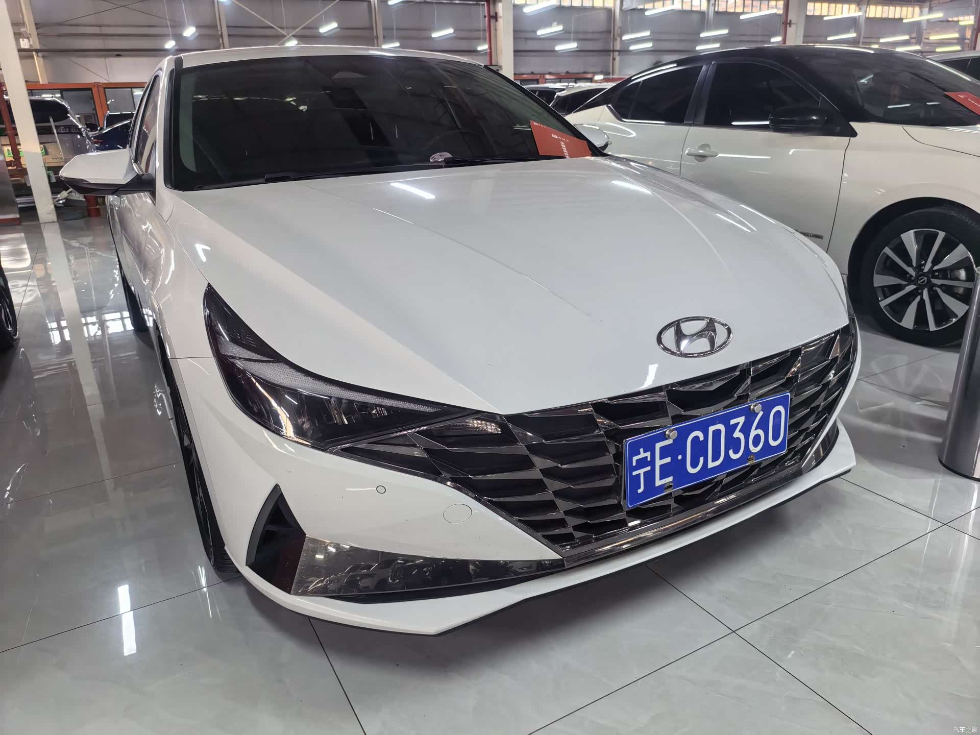 Hyundai Elantra, 2023 3