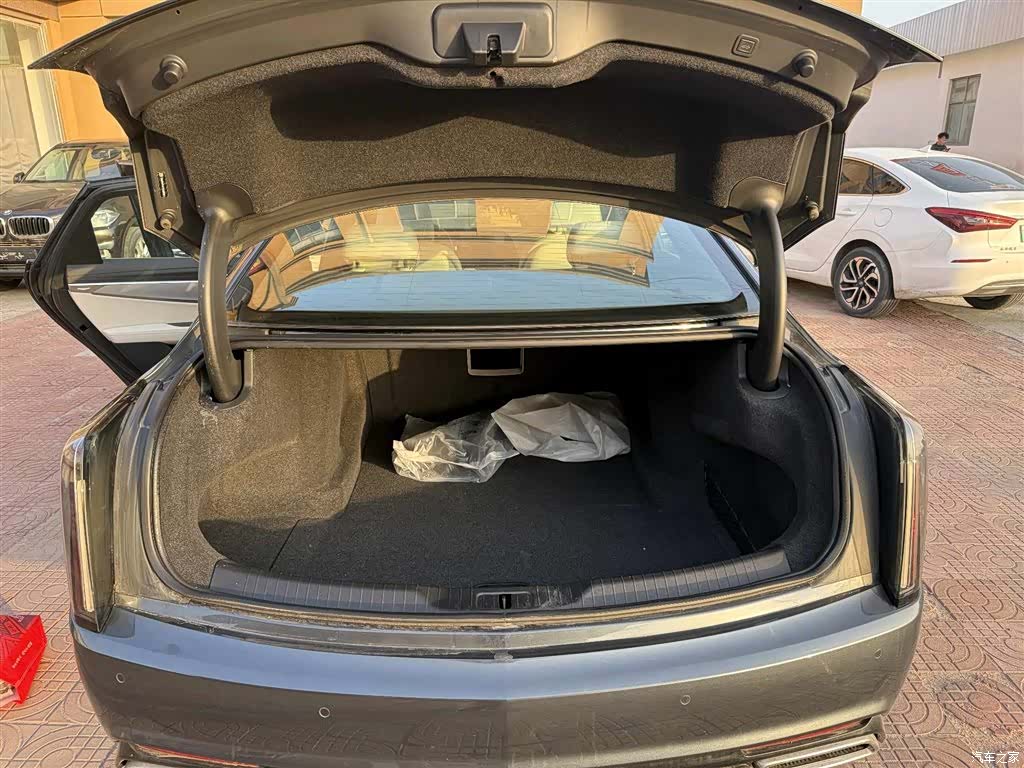 Cadillac CT6, 2026 9