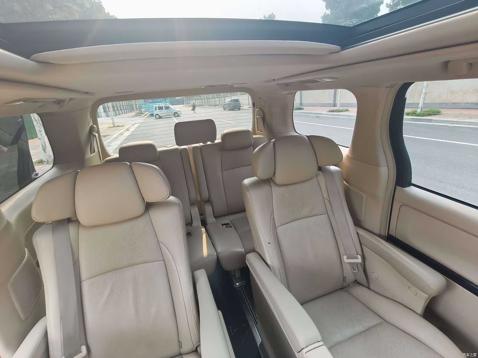 Toyota Alphard, 2012 12