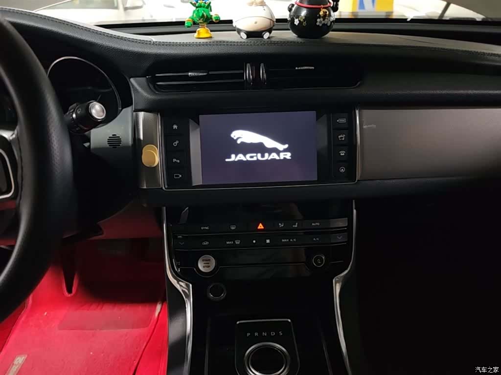 Jaguar XF, 2016 13