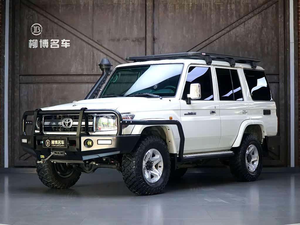 Toyota Land Cruiser 2019 4.0L MT