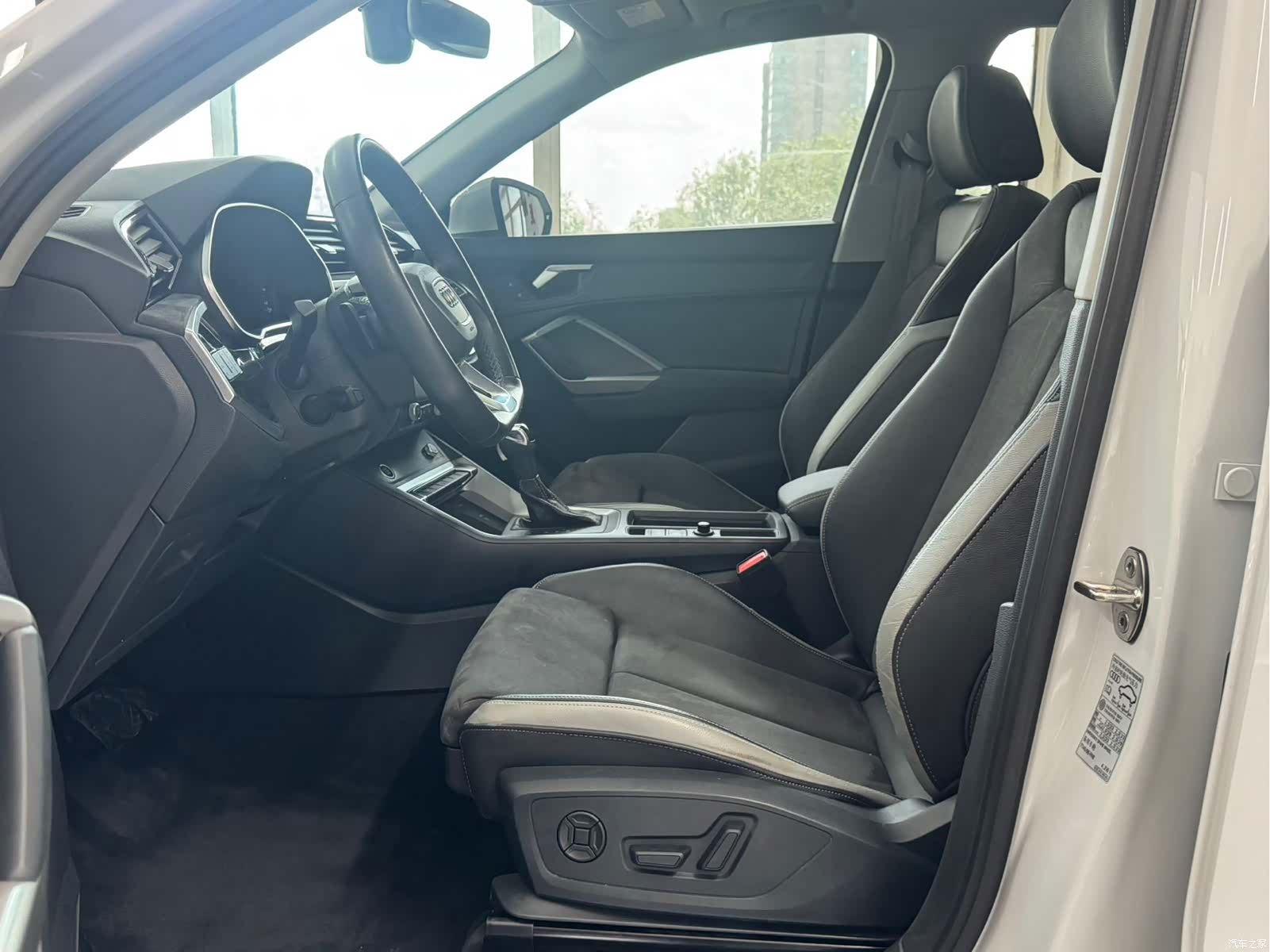 Audi Q3, 2023 8