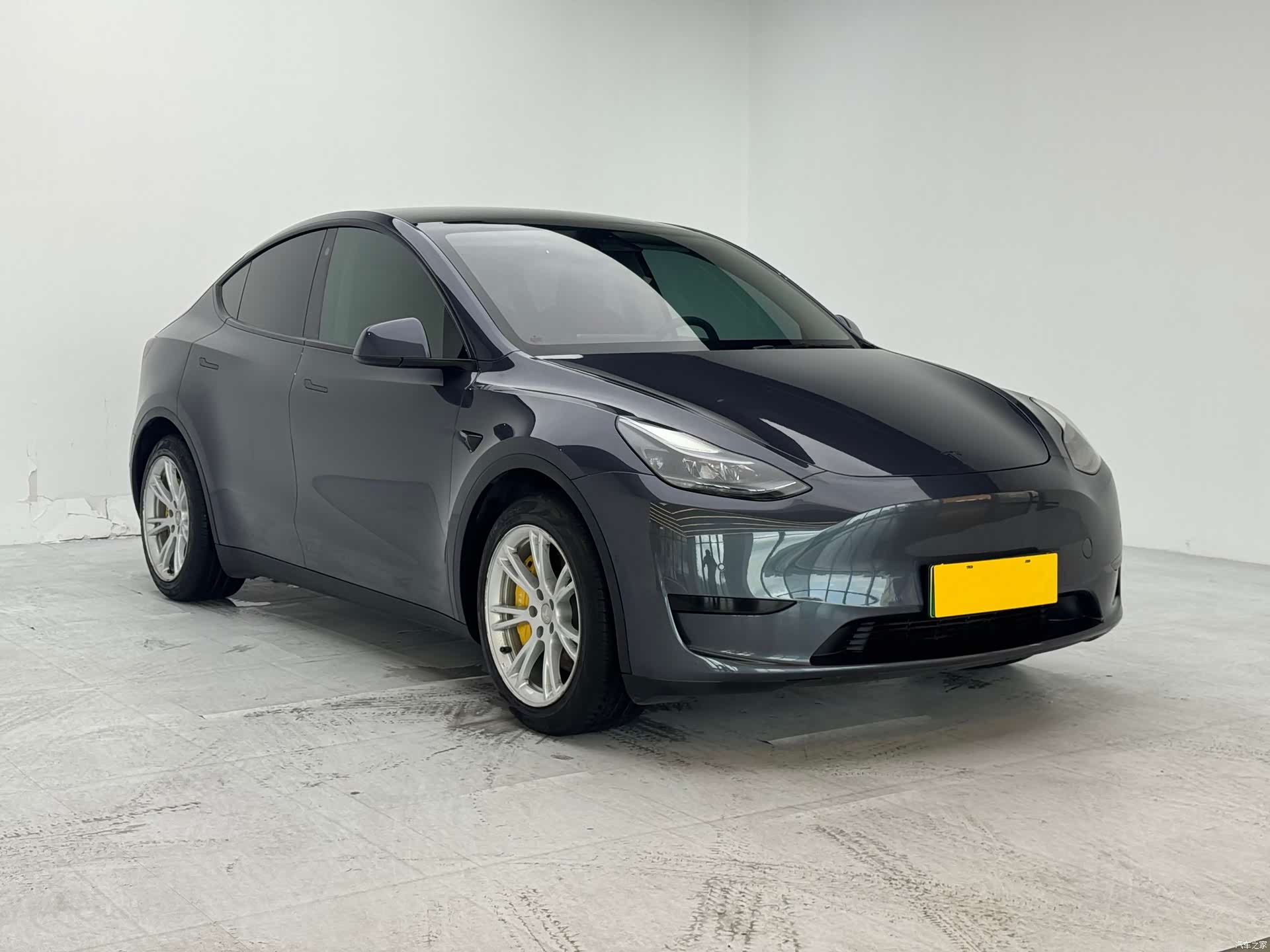 Tesla Model Y, 2022 3