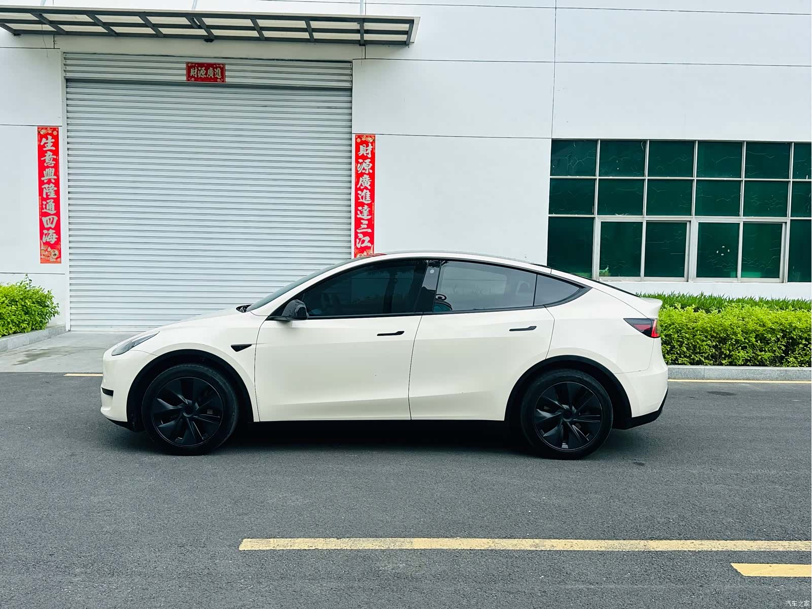 Tesla Model Y, 2024 4