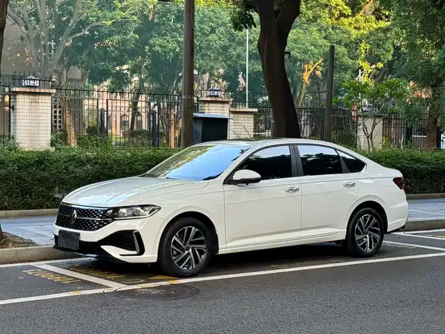 Volkswagen Lavida 2024 — купить из Китая под заказ