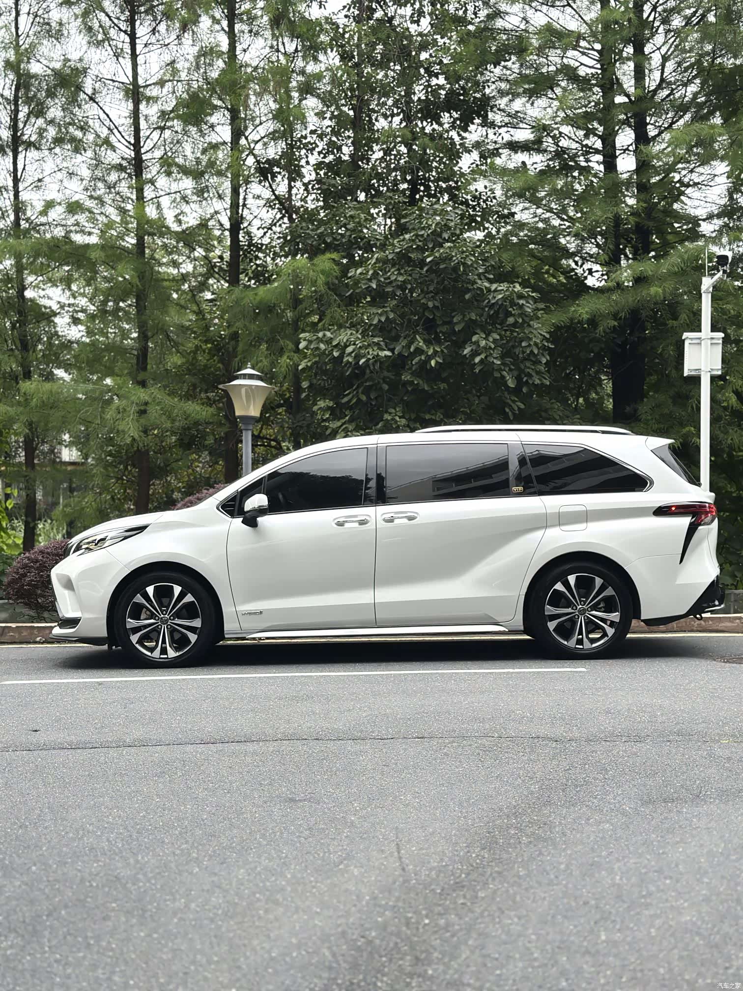 Toyota Granvia, 2023 4