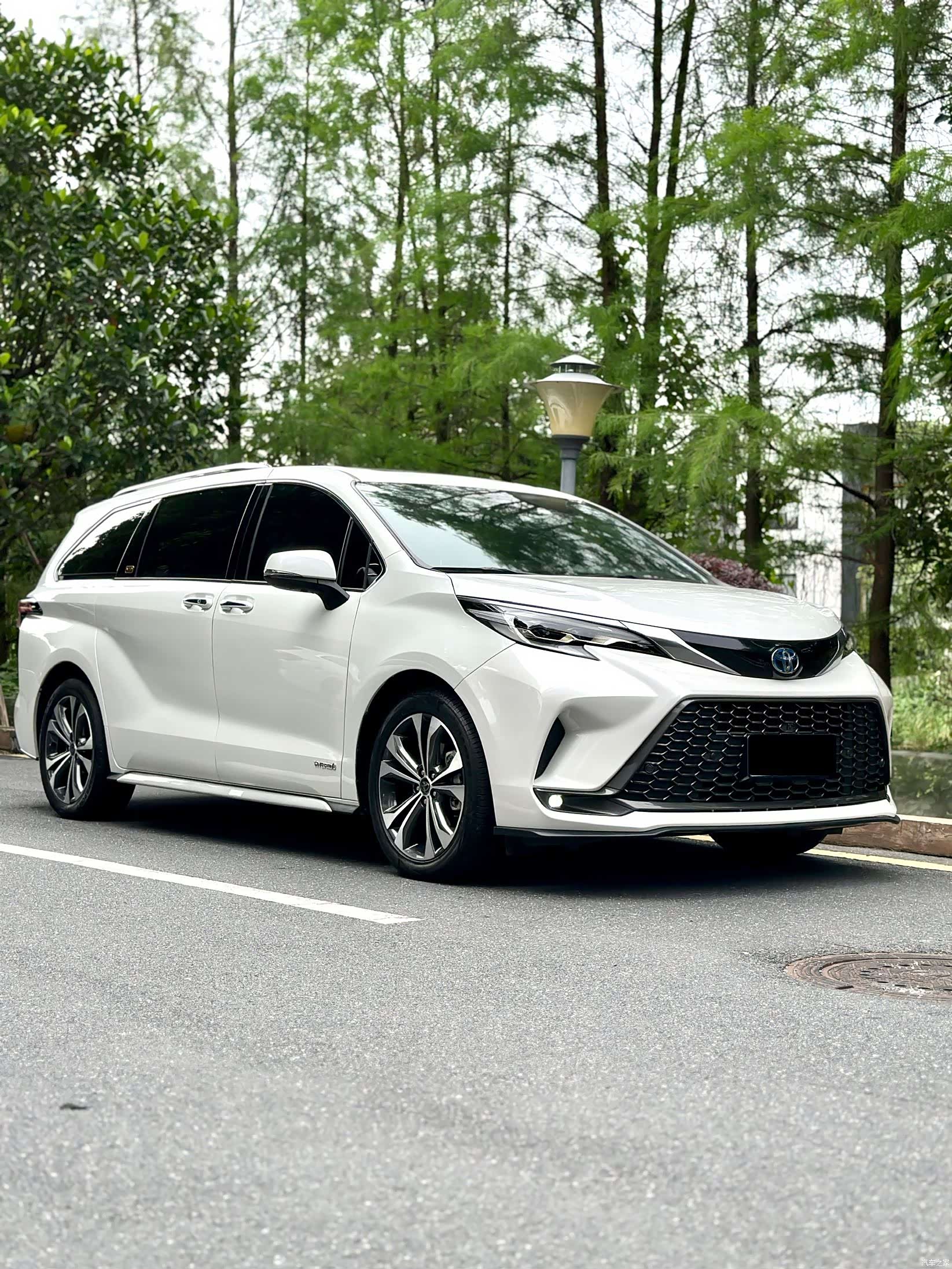 Toyota Granvia, 2023 13