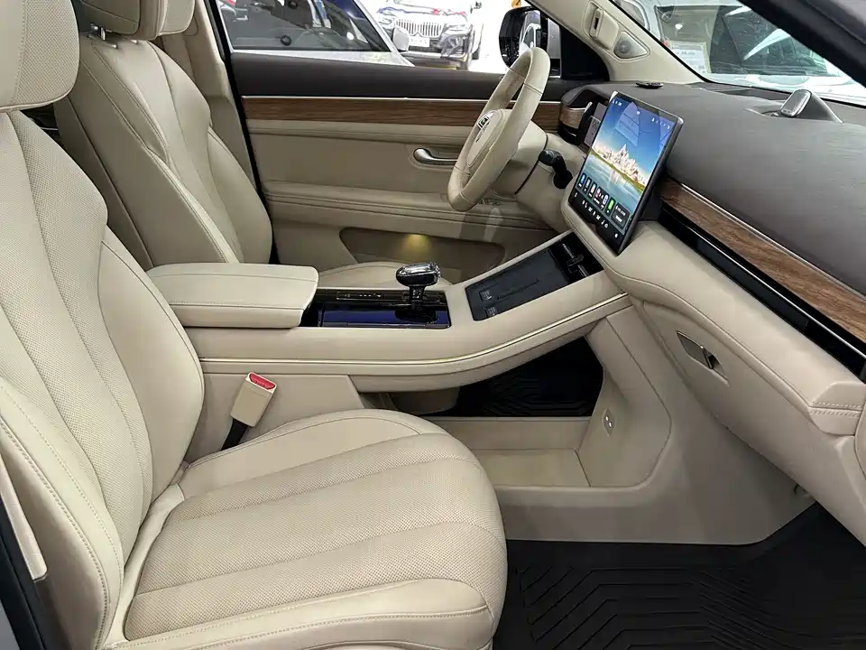 AITO Ask the world M7