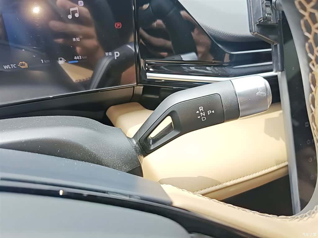 Geely Galaxy L6, 2024 14