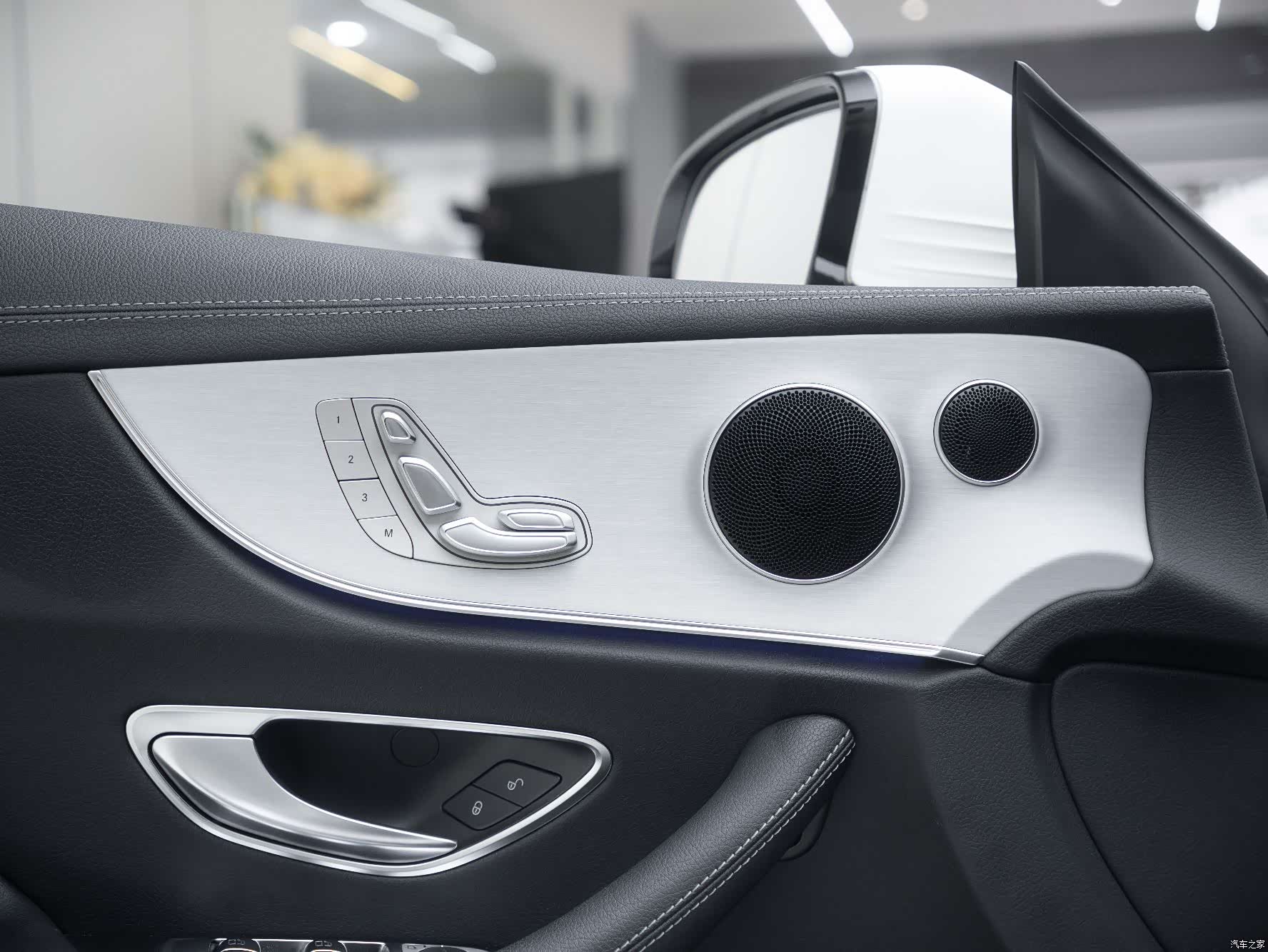 Mercedes-Benz E-Class, 2023 11