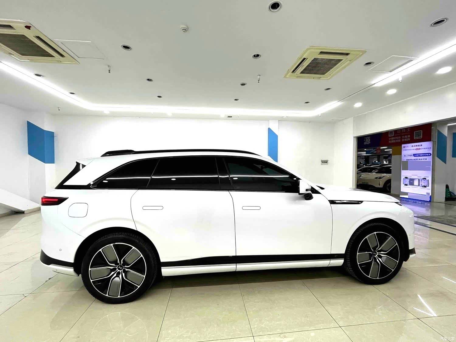Xpeng G9, 2022 9