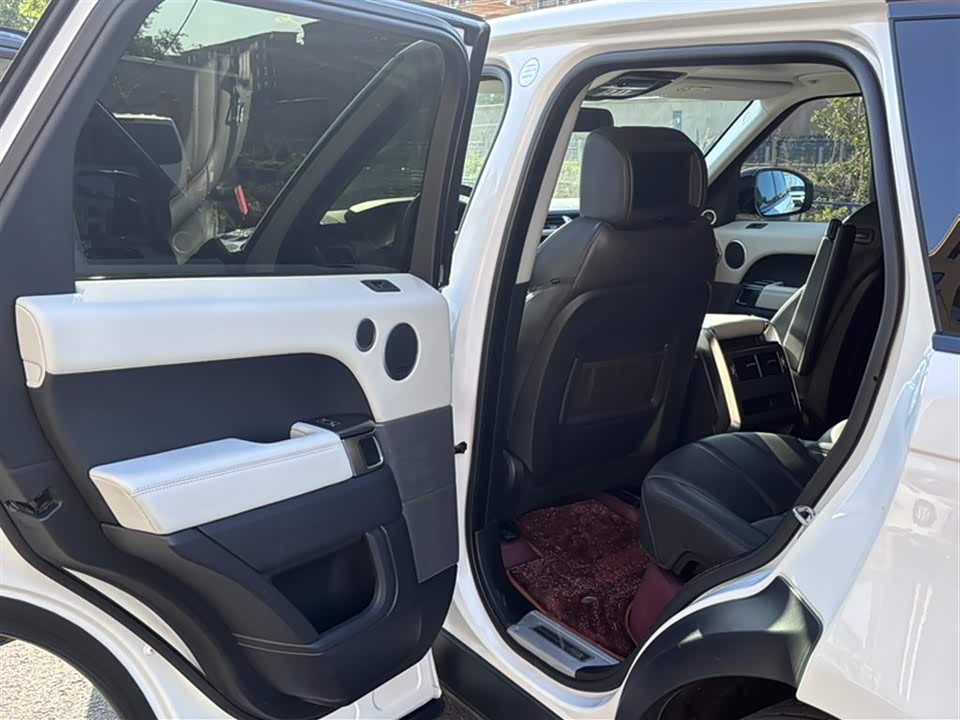 Land Rover Range Rover Sport Land Rover Range Rover Sport