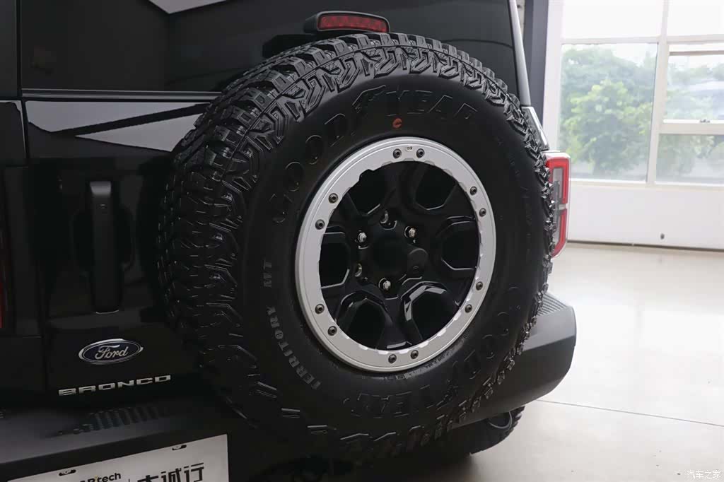 Ford Bronco, 2025 27