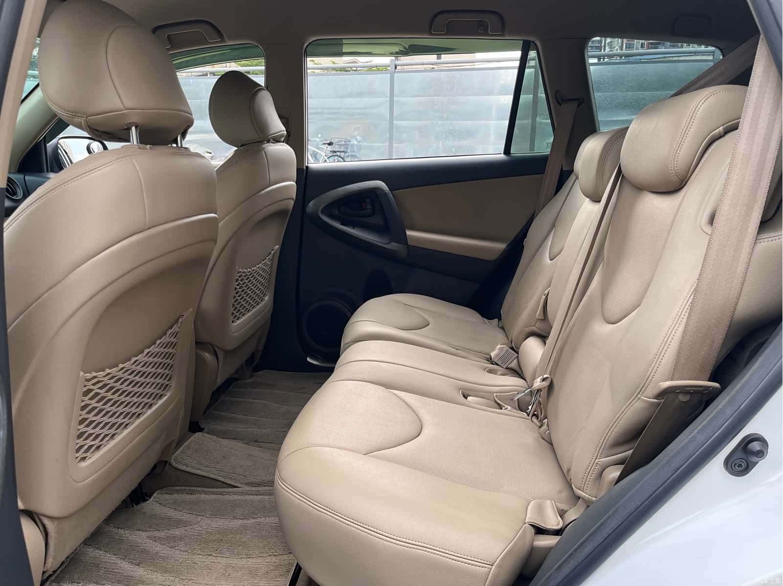 Toyota RAV4, 2013 10