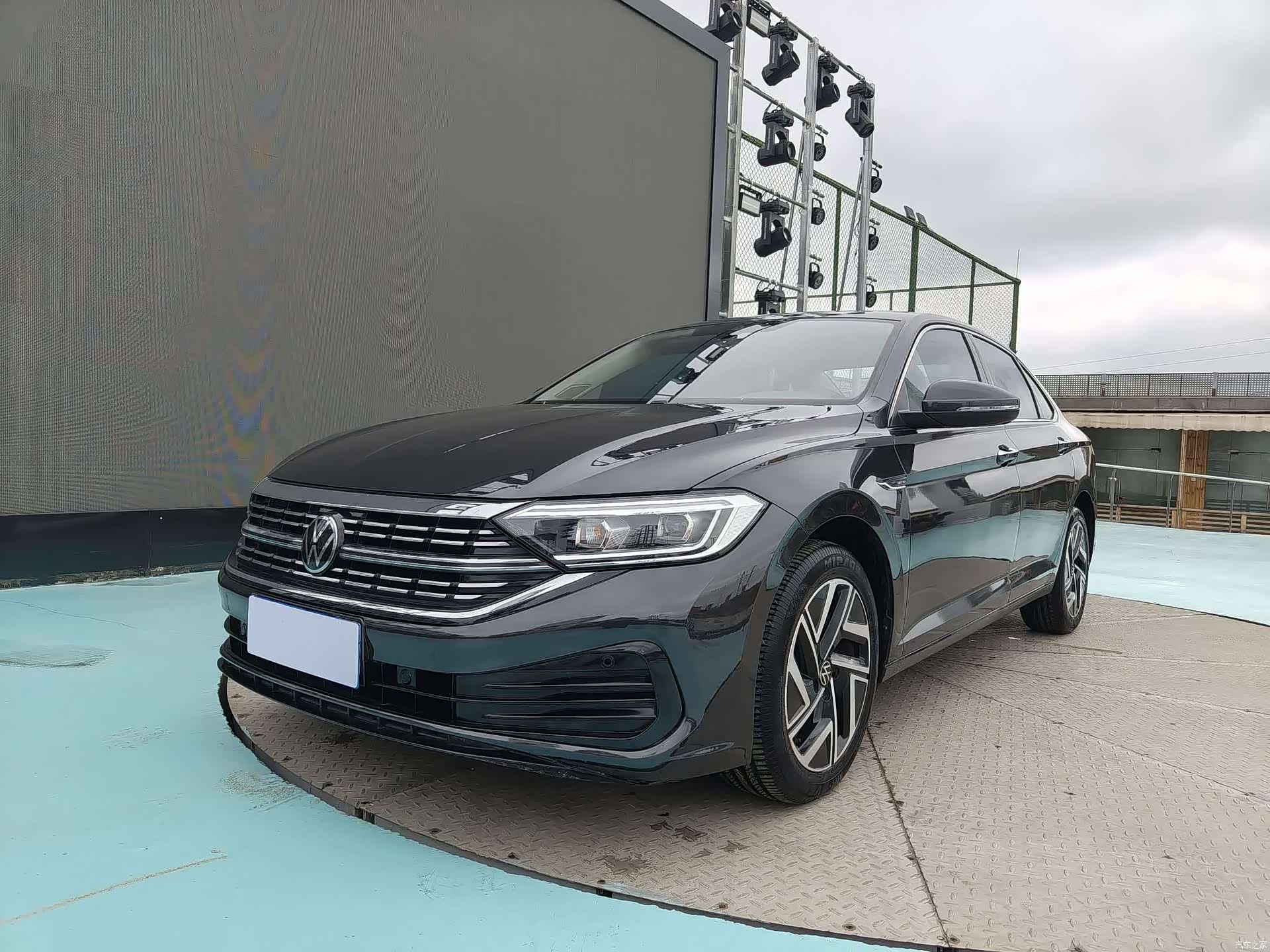 Volkswagen Sagitar, 2023 1