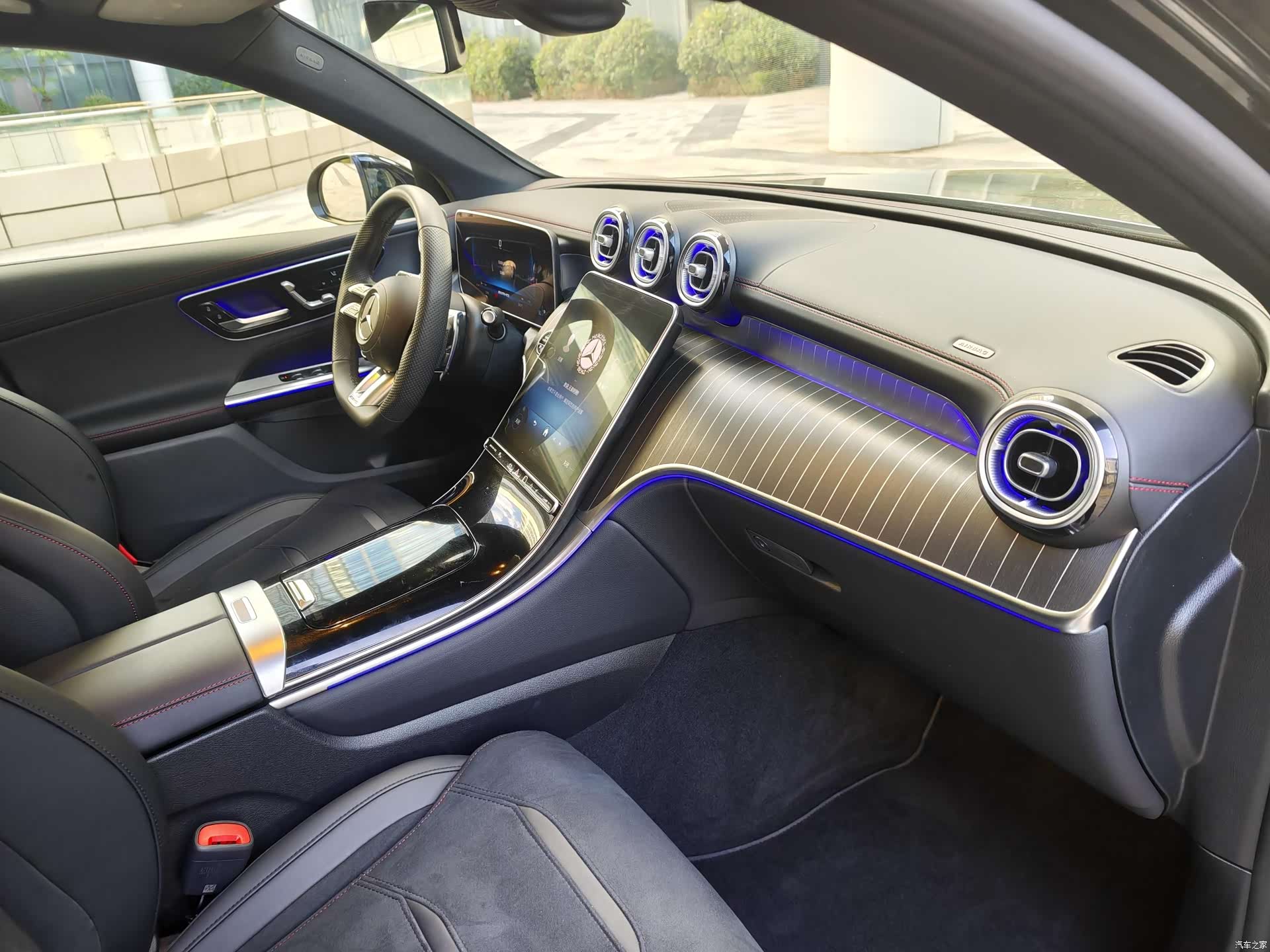 Mercedes-Benz GLC, 2025 23