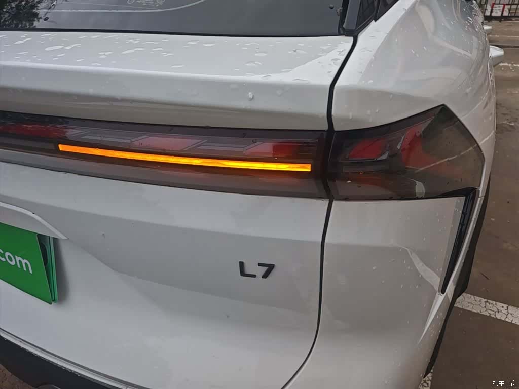 Geely Galaxy L7, 2023 24