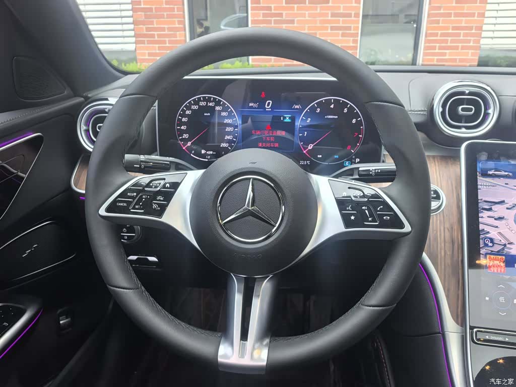 Mercedes-Benz C-Class, 2025 18