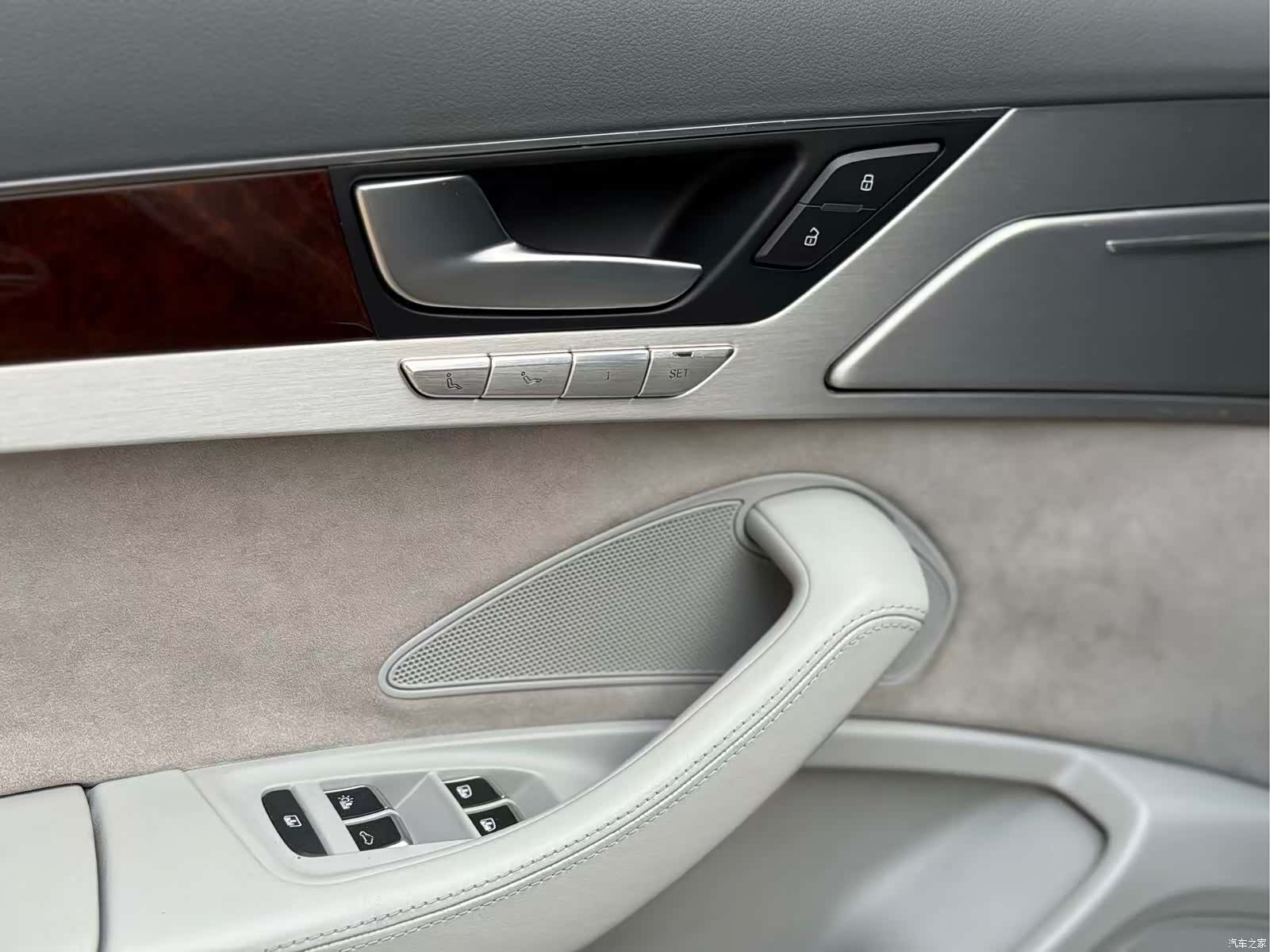 Audi A8L, 2012 24