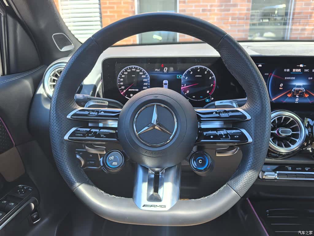 Mercedes-Benz GLB, 2025 14