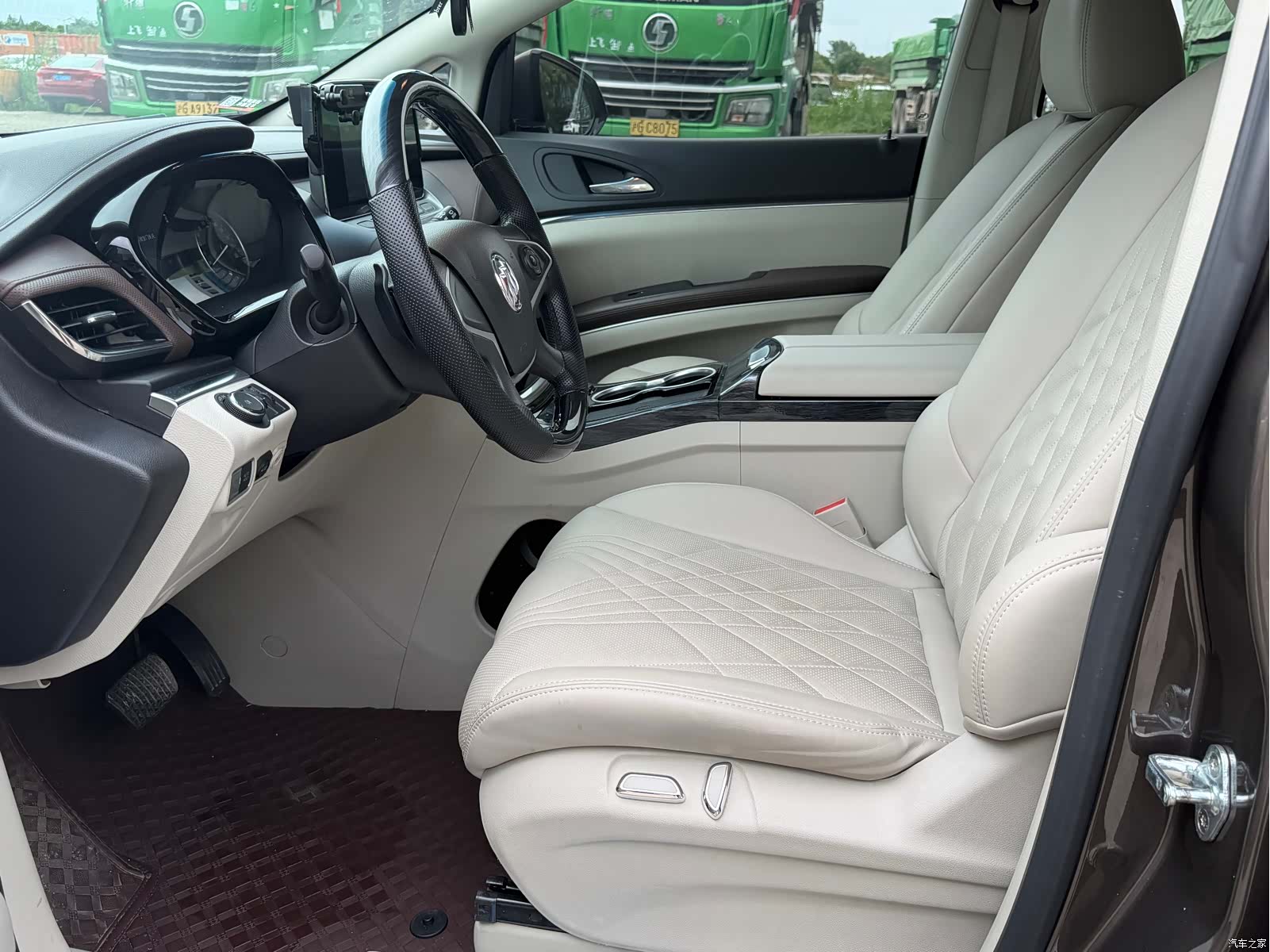 Buick GL8, 2023 3