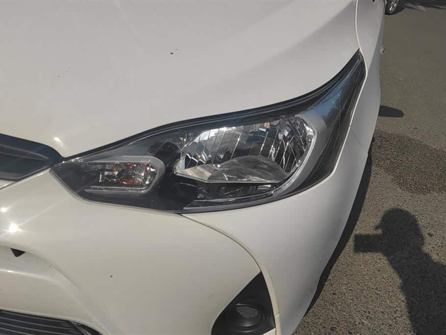 Toyota YARiS L to enjoy