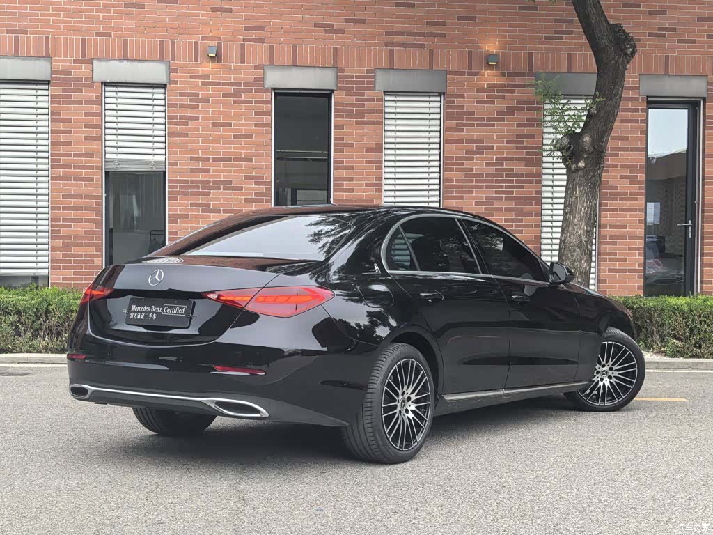 Mercedes-Benz C-Class, 2025 3