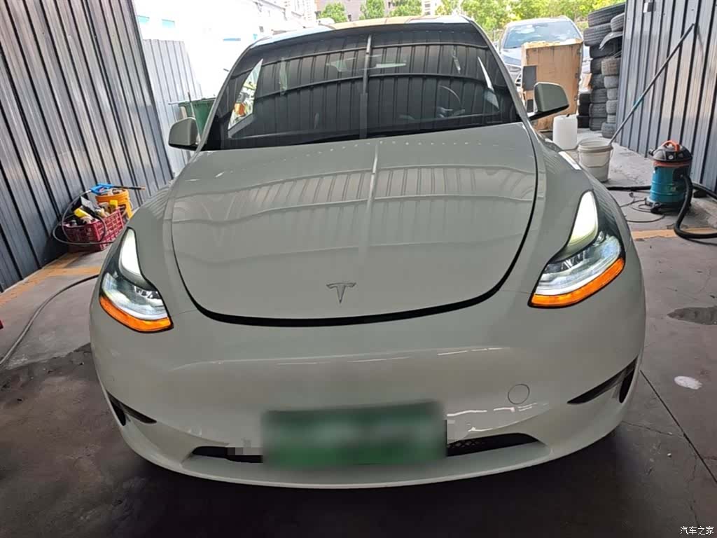 Tesla Model Y, 2022 3