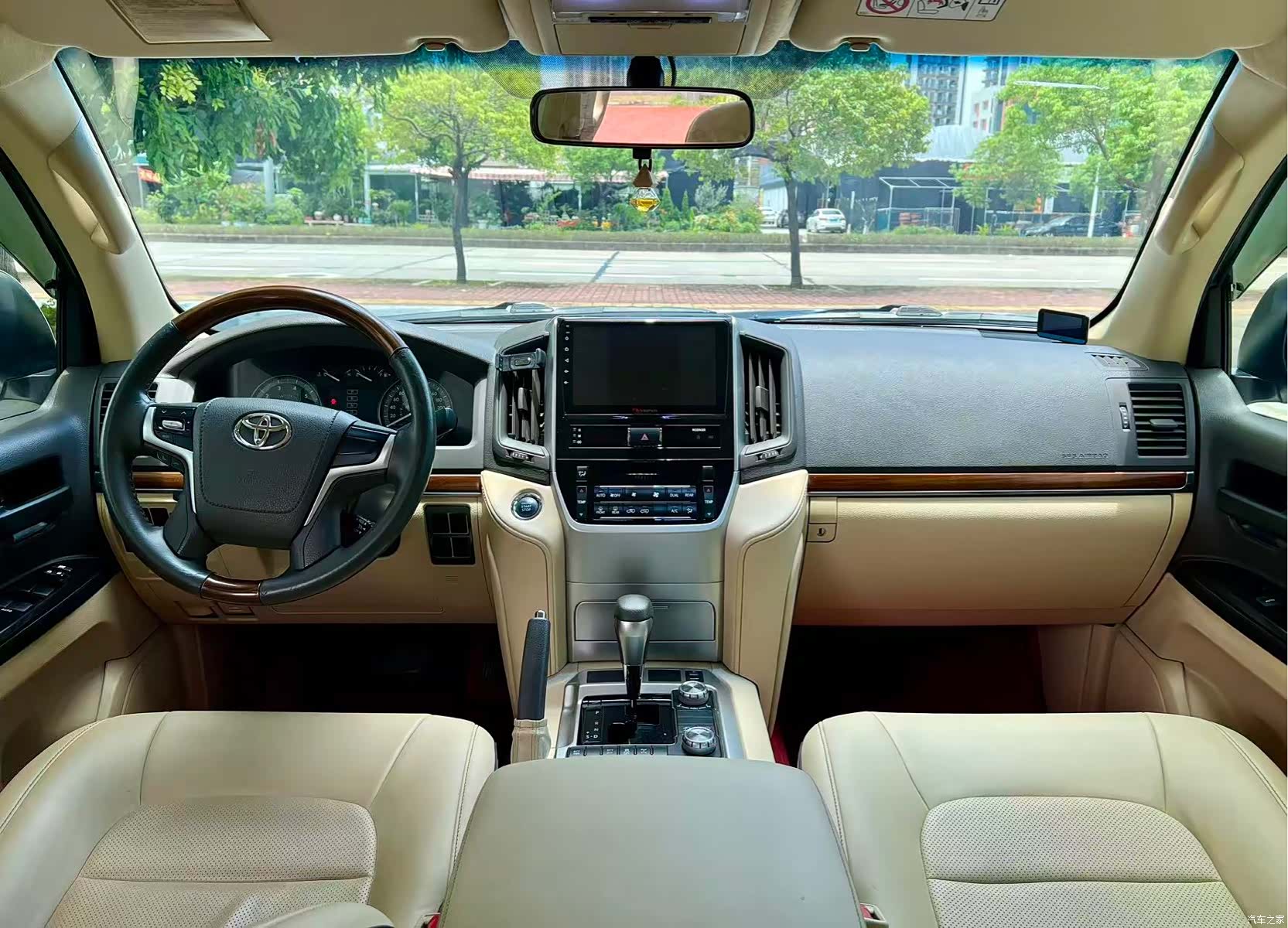 Toyota Land Cruiser, 2018 все фото